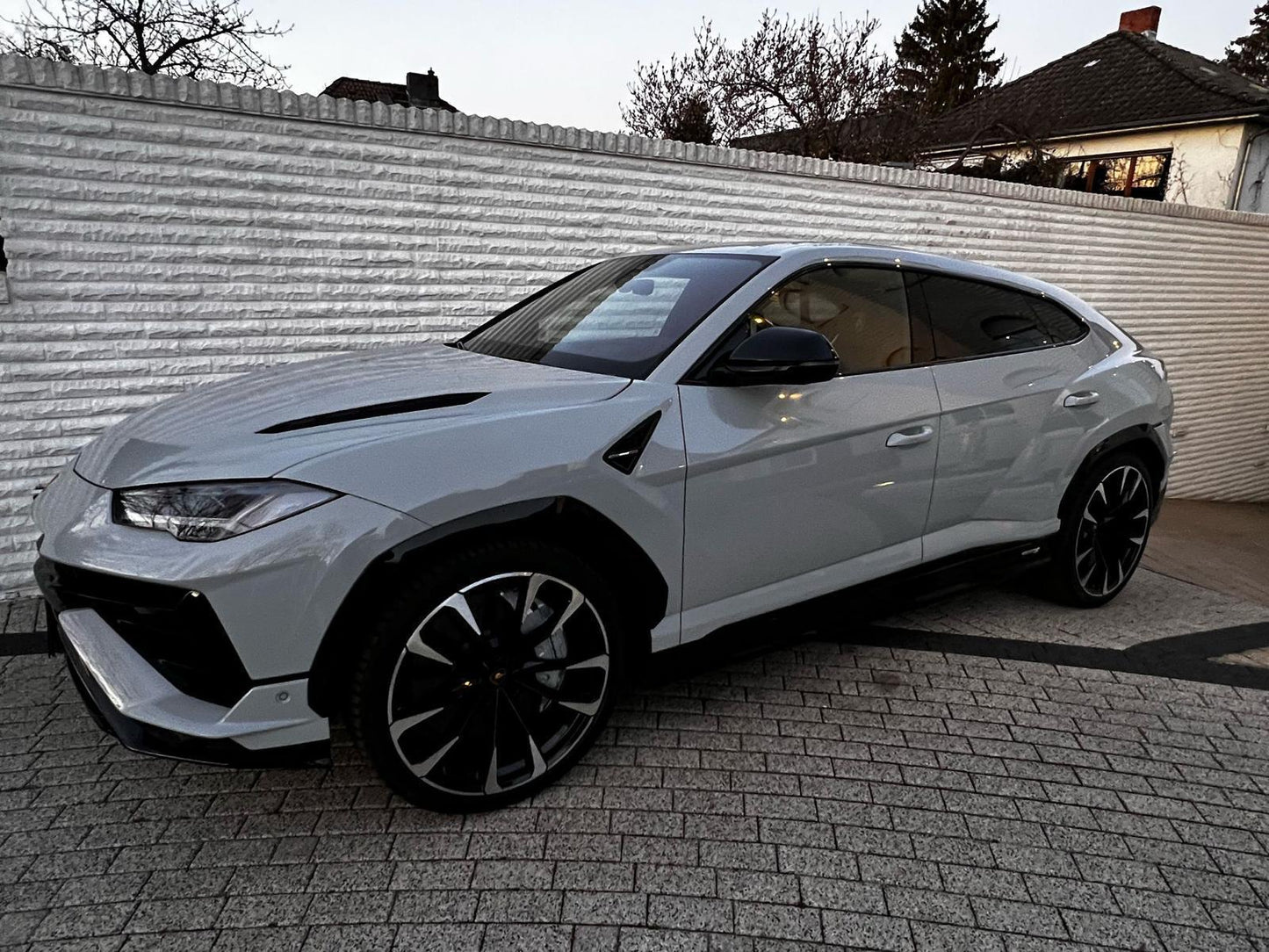 Lamborgini Urus 2023
