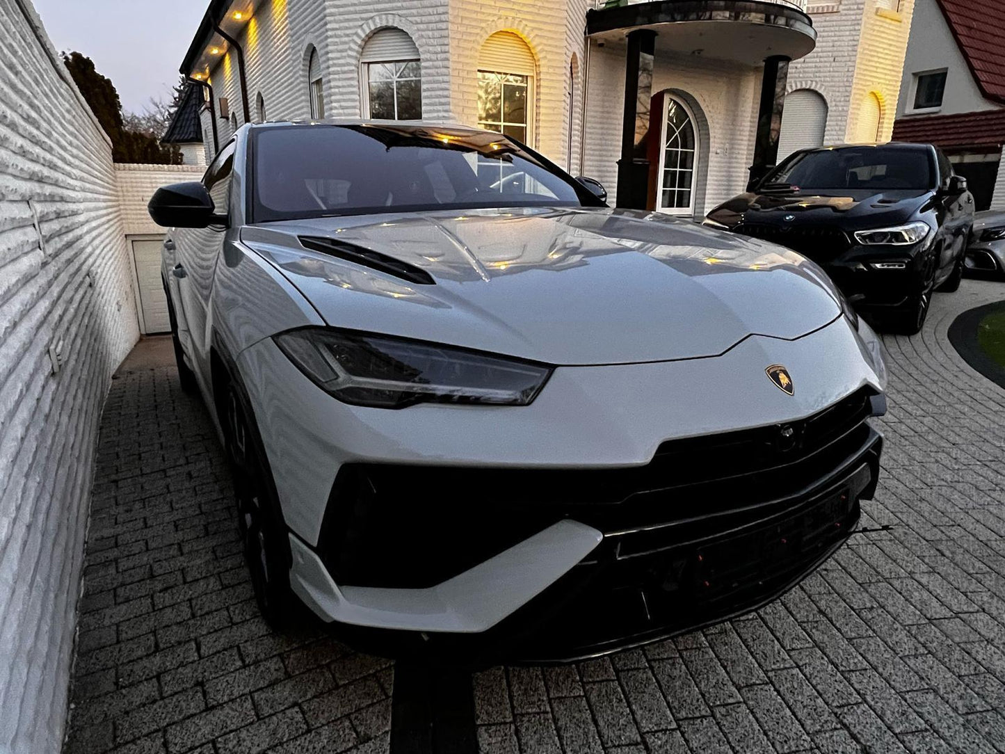 Lamborgini Urus 2023