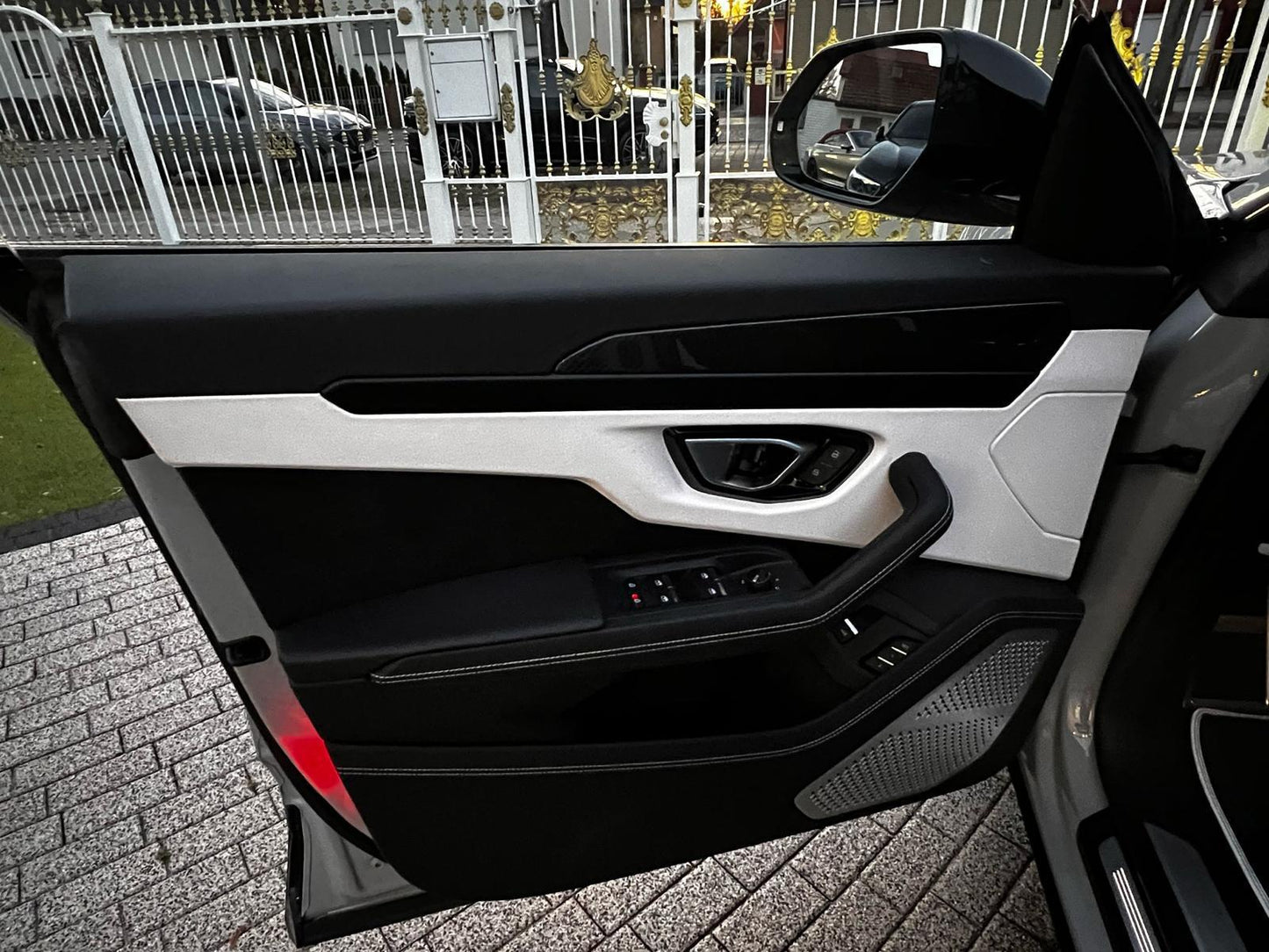 Lamborgini Urus 2023