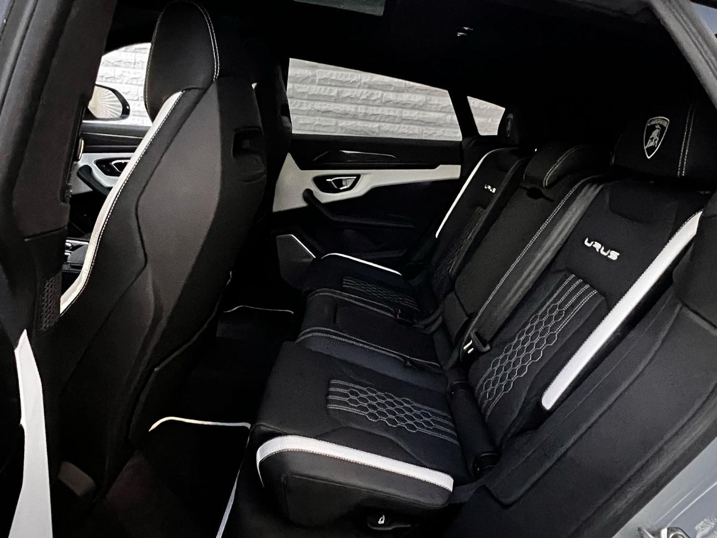 Lamborgini Urus 2023